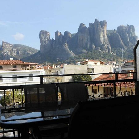 Meteora Panorama At The City Center Kalampáka Buitenkant foto